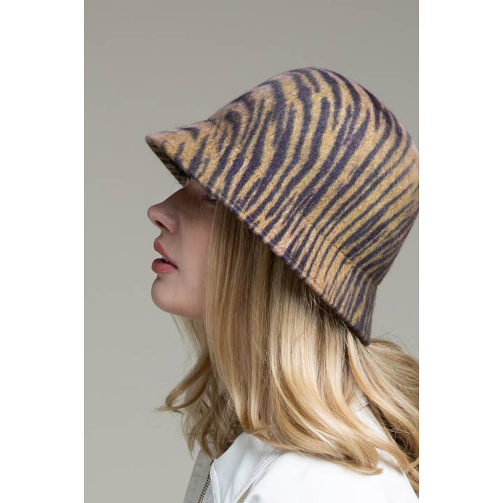 Mutl rosa Cappello cloche a campana in lana 100% con stampa animale in vendita all'ingrosso su Faire1