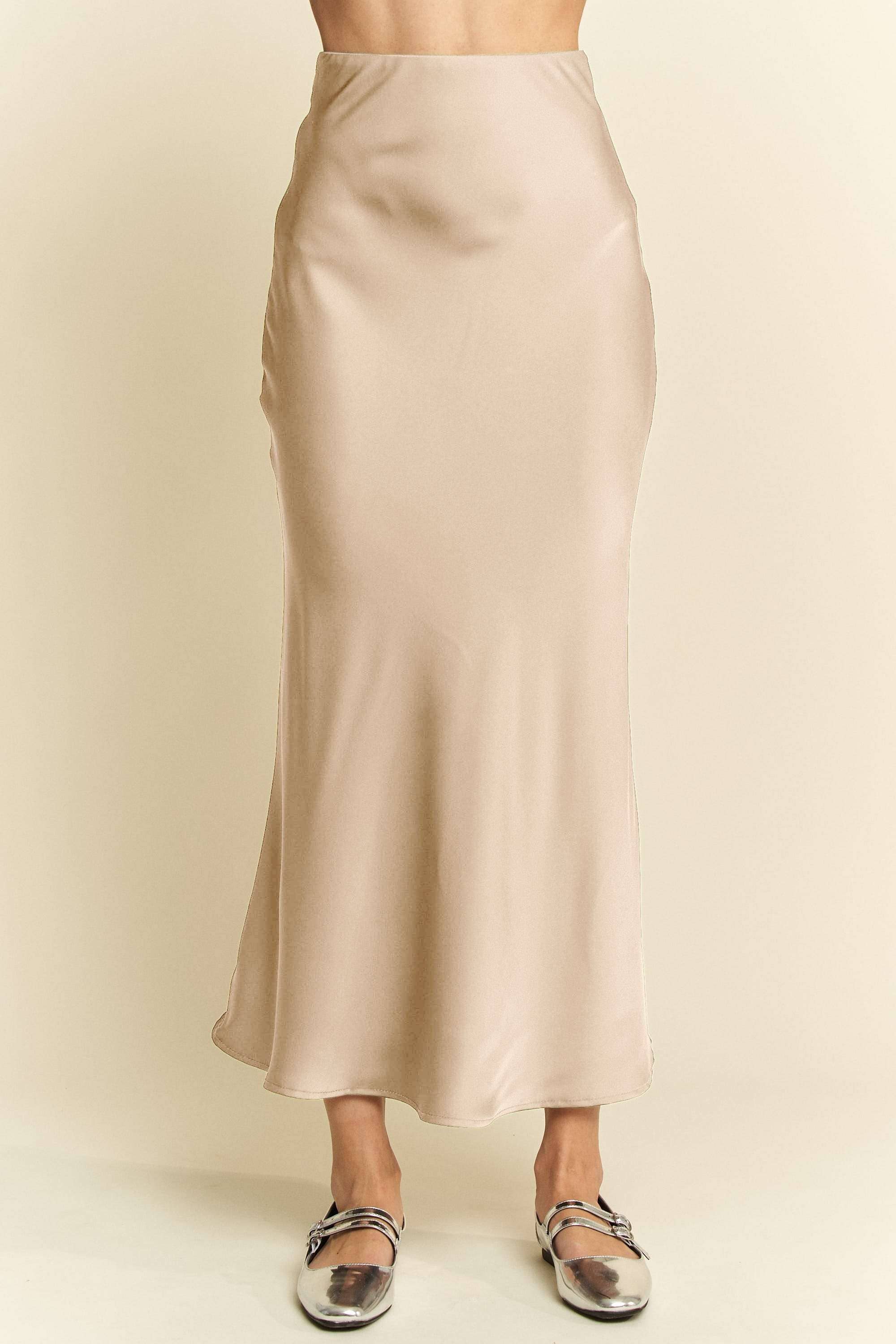 Davi & Dani - Wholesale Skirt - Women's - SLEEK MIDI LENGTH SUITABLE CASUAL WEAR SKIRT2