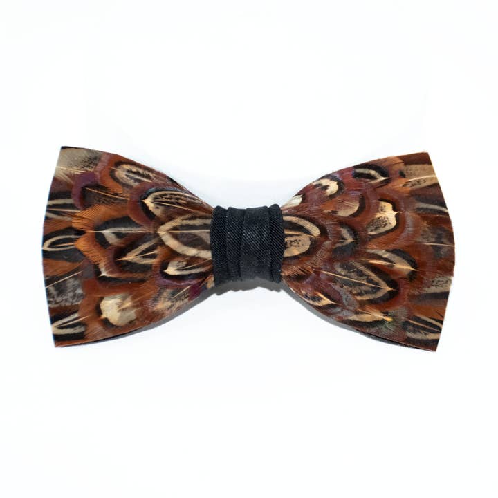 Gravata Bow Pena 30 - Faisão por atacado de Monarch and Mariposa
