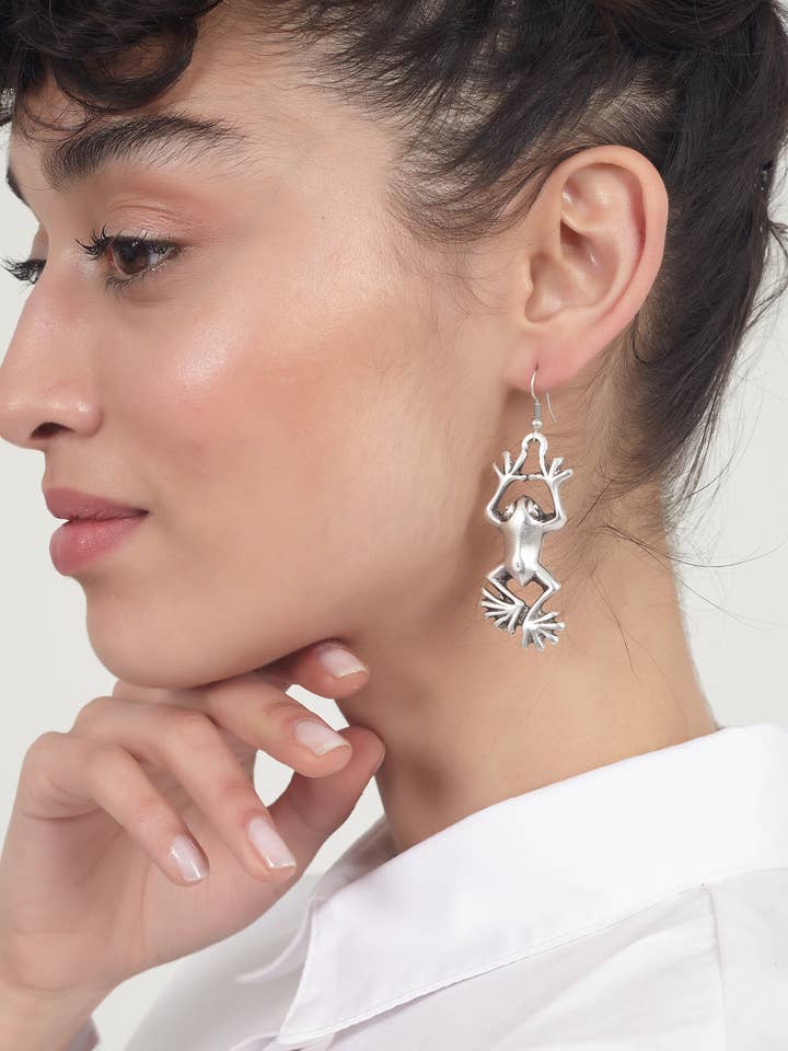 Antikke sølvbelagte øreringe med frødesign for engroshandel hos AVENS