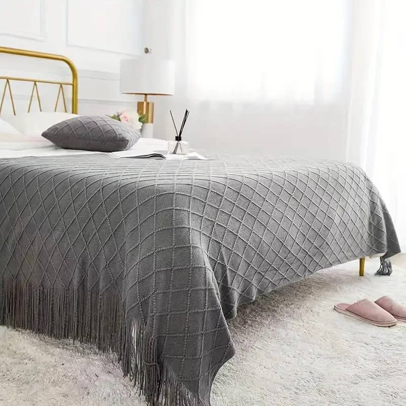 The Arinna Collection LLC - Wholesale Throw Blanket - Soft and Cozy White Knitted 50x60 Inch Throw Blanket3