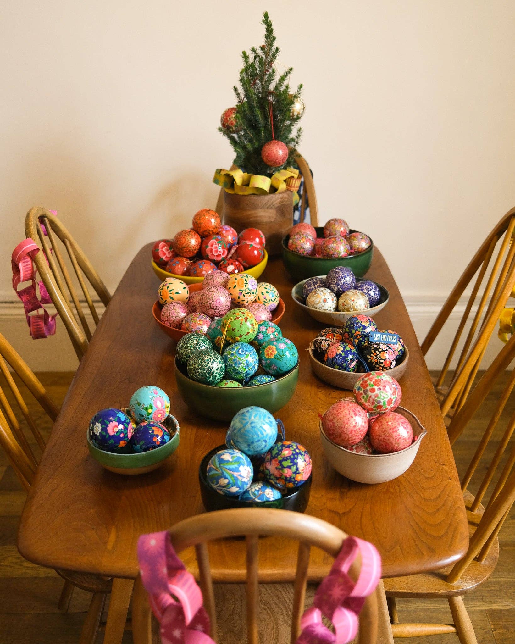 East End Press – wholesale Ornament – UK/EU: Emerald Green and Gold Bauble4