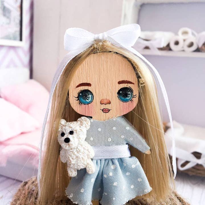 brooch dolls Alice for engroshandel hos Karamelka.art.ua