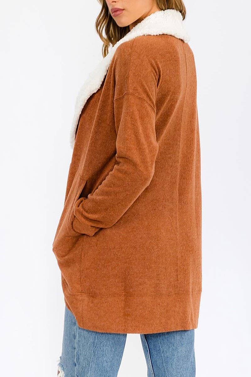 ROUSSEAU - Venta al por mayor Cárdigan - Mujer - CÁRDIGAN CON CUELLO SHERPA CON BOLSILLOS FRONTALES ABIERTOS6