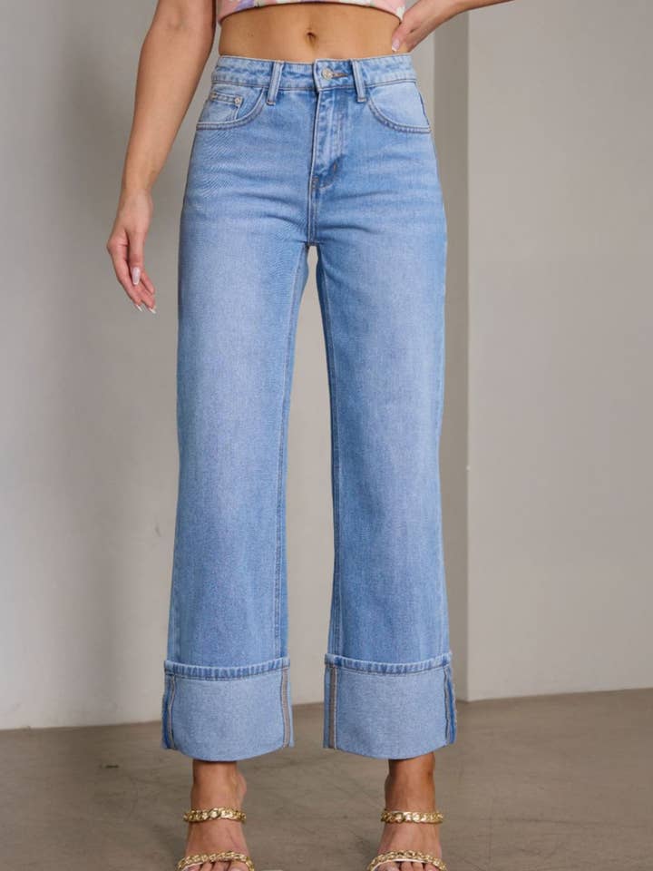 Rosa Clothing - Wholesale Jeans - Women's - Effortless Denim Cuffed Hem Wide-Leg Jeans1