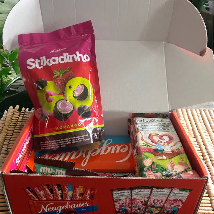 Neugebauer Chocolates - Wholesale Chocolate box - Neugebauer Assorted Chocolate Sample Box 2.2lbs2