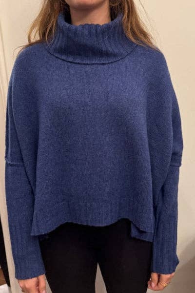 ISLEFIELD – wholesale Knitted jumper – Women′s – Devon Turtleneck1