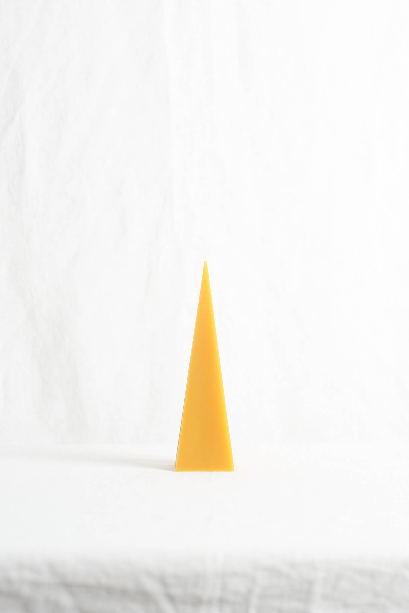 Waxing Moon – wholesale Novelty candle – Pyramid2