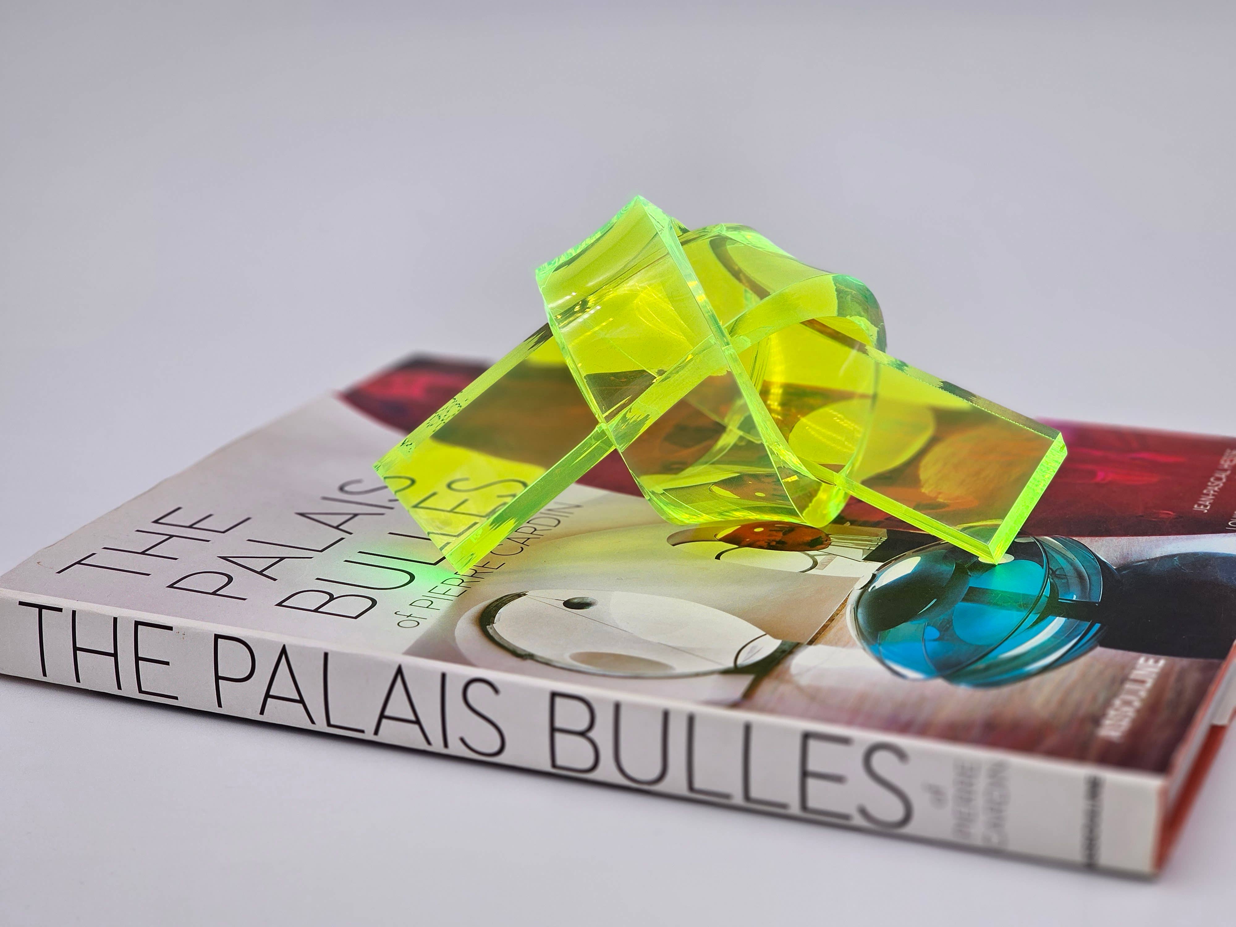 Somar Creations - Wholesale Decorative Tabletop Object - Acrylic Love Knot 15