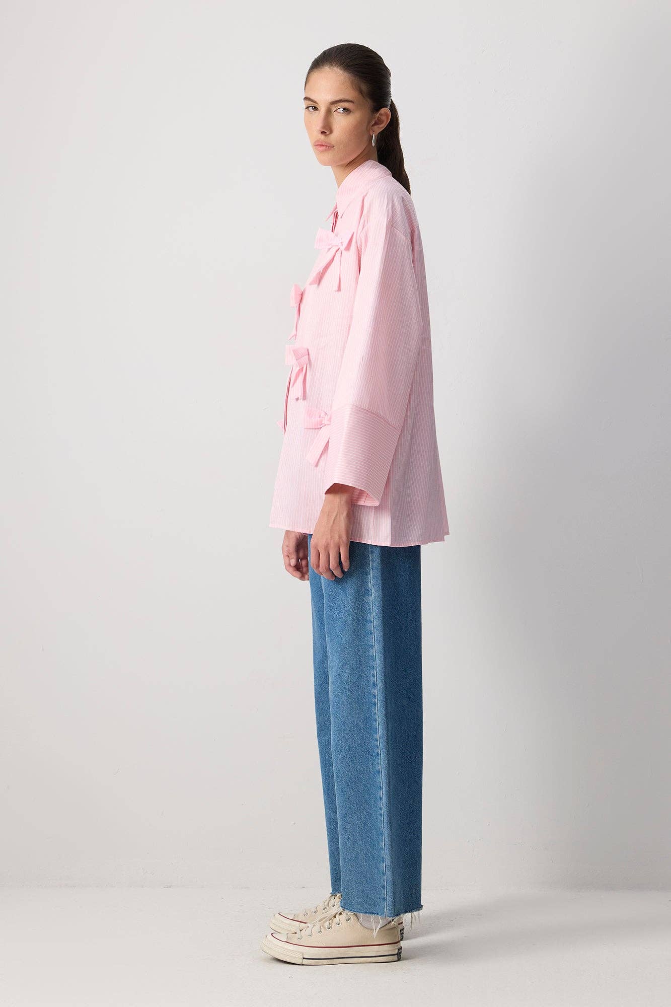 Rose CHEMISE EN COTON À RAYURES ROSES AVEC APPLIQUES NŒUDS en vente sur Faire2