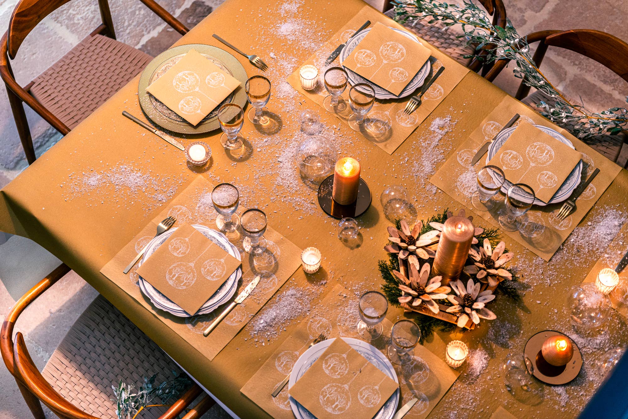 Trendy Table - Wholesale Disposable Napkin - Boule a Neige Or Dinner Napkin2