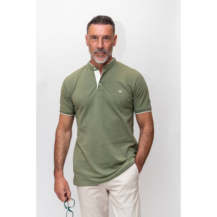 Poloshirt mit Mao-Kragen, oliv für den Großhandel von Custi Mikelo: Made in Spain
