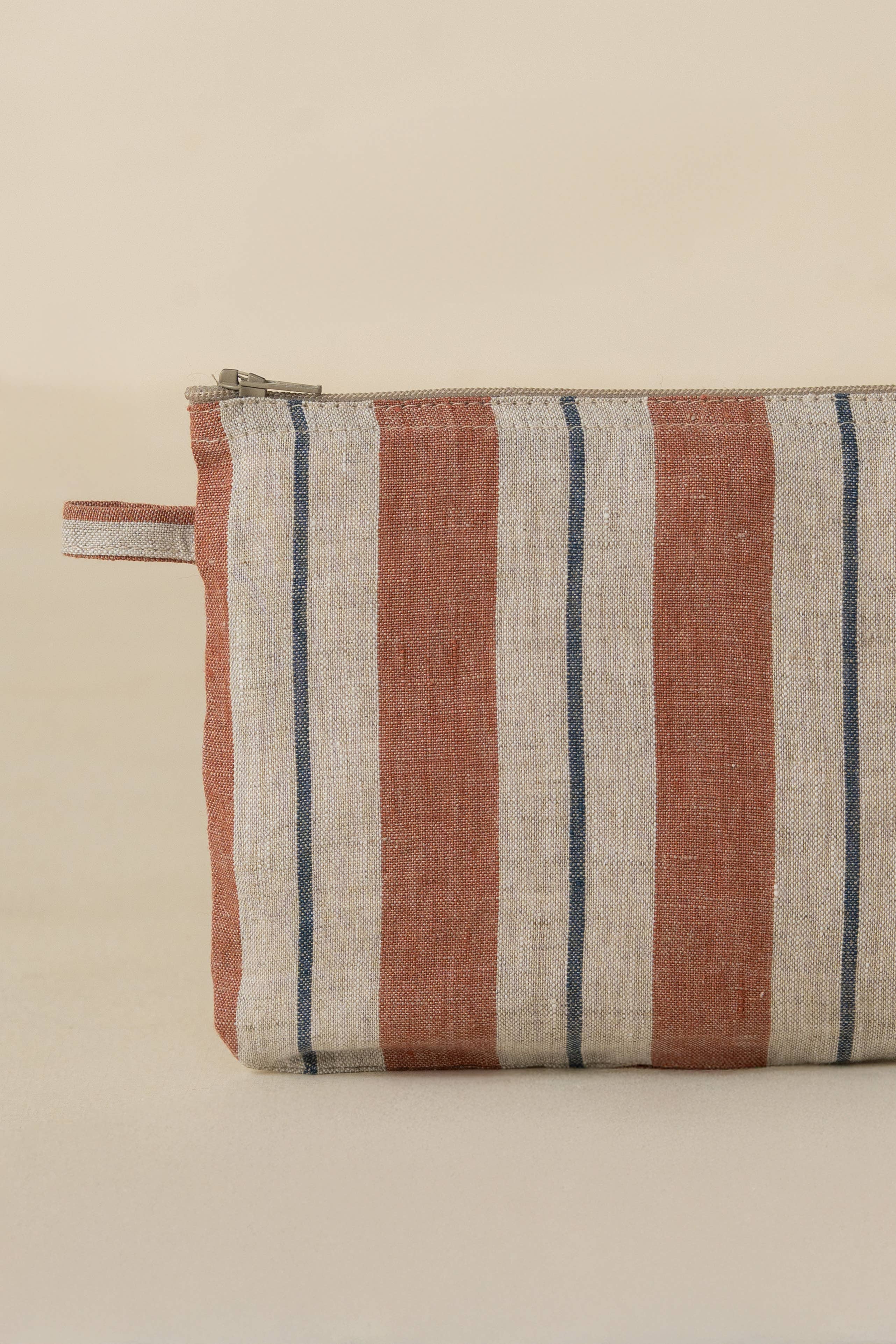 Live Linen - Wholesale Pouch - Women's - Neutral Yarn-Dyed Segue Linen Small Pouch – Casual Use2