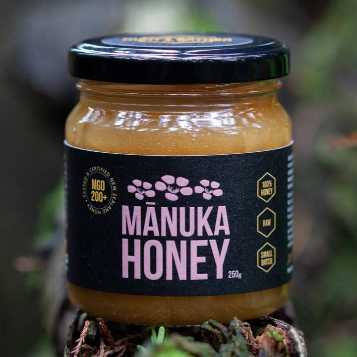 Särskild skörd - Mānuka Honey MGO 200+ för wholesale av Hunt and Gather Bee Co.