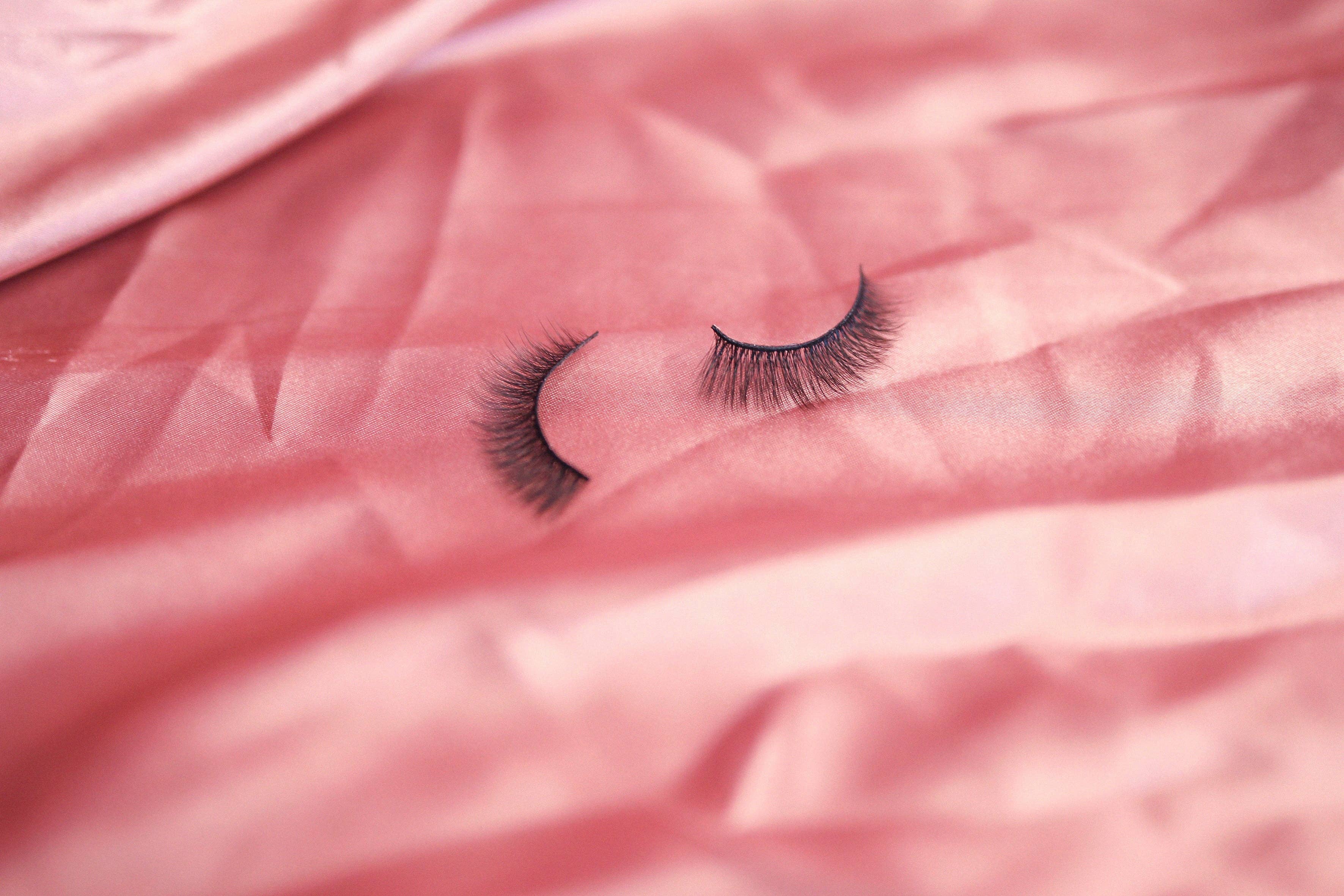 Lovely Lashes - Vente Faux cils - Kit Deluxe Lovely Lashes avec Eyeliner Noir11