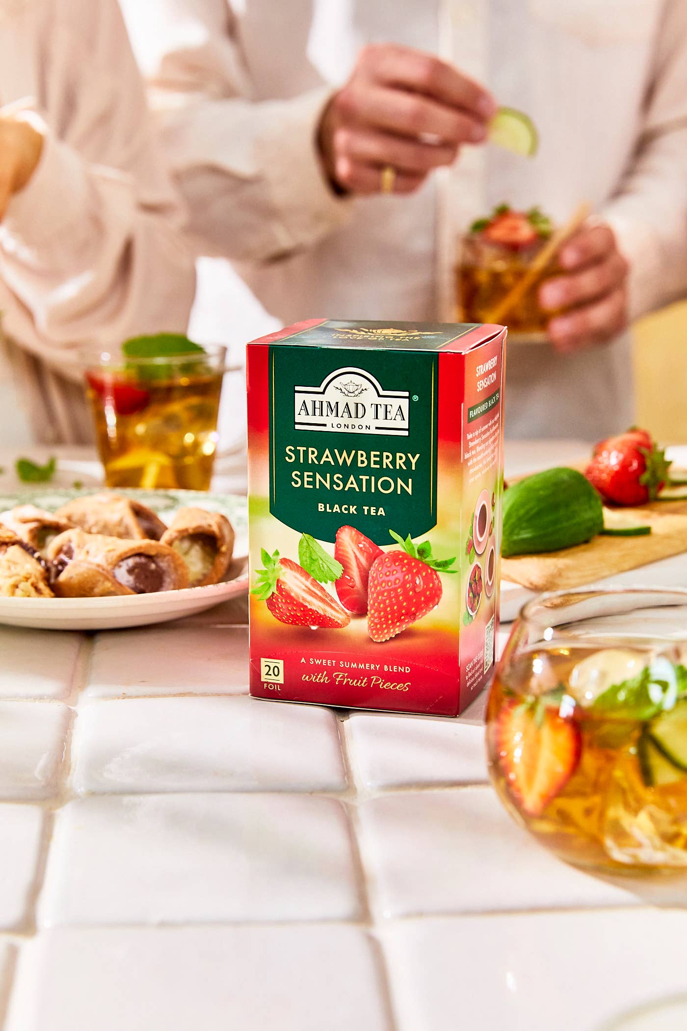 Ahmad Tea – wholesale Tea bags – Strawberry Sensation Black Tea - 20 Teabags2