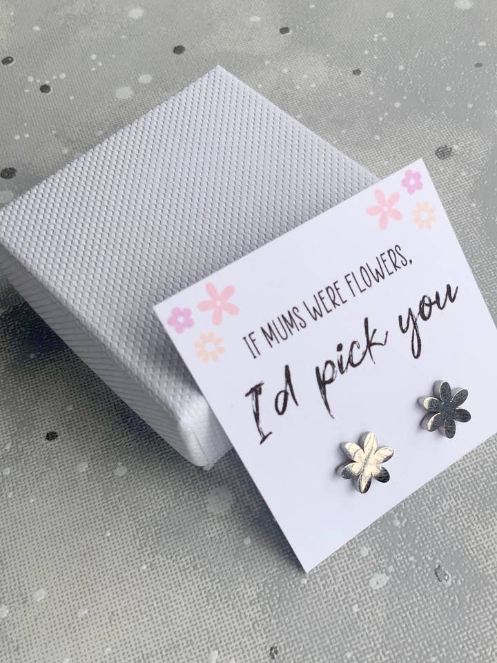 Boucles d'oreilles à tige spéciales en forme de fleur pour maman, cadeau pour la fête des mères pour la vente par The Gift Club