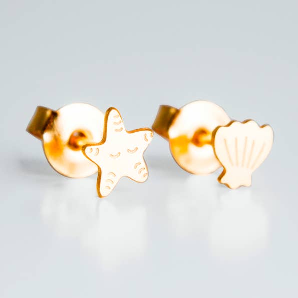 Pendientes Estrella de mar Concha dorada en oro fino para venta al por mayor de Adorabili