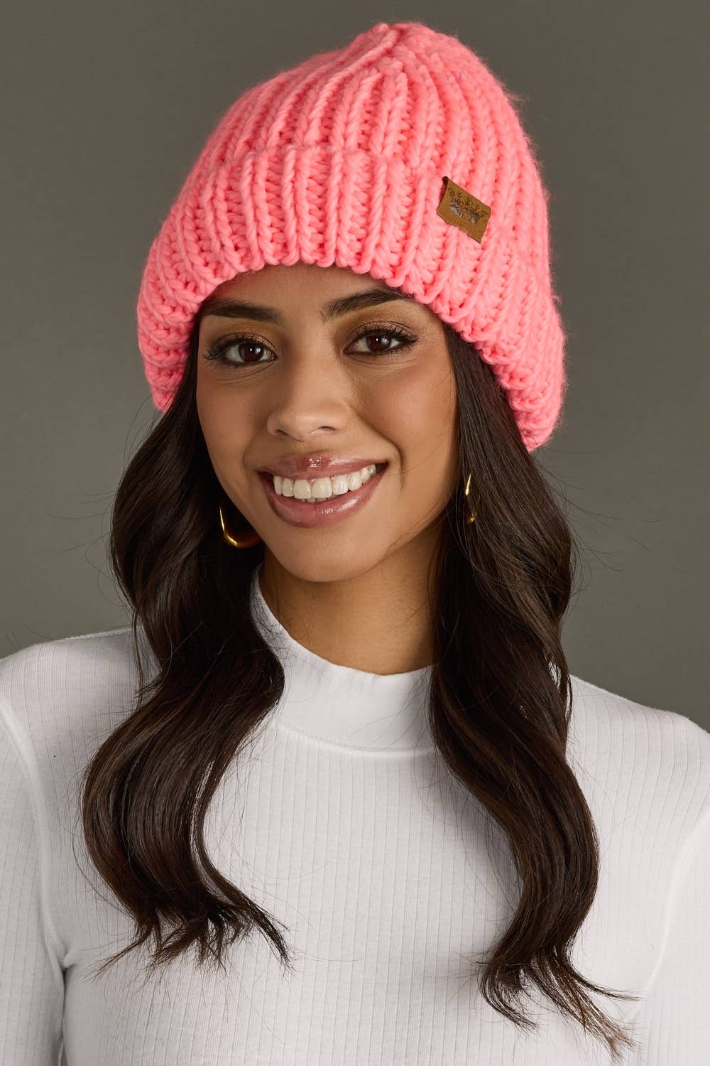 Panache Apparel Co. - Vente Bonnet – femme - Bonnet en grosse maille corail vif3
