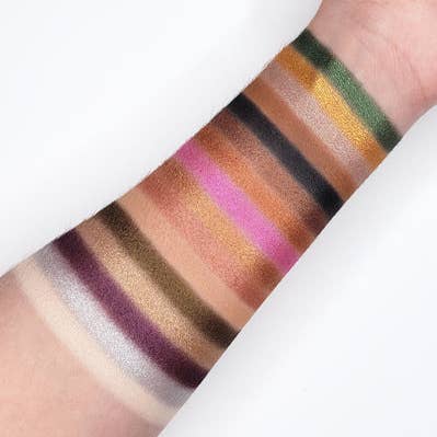 VIAI Beauty - Wholesale Eyeshadow Palette - CROWN BRUSH Go2 Cocoa - GES011