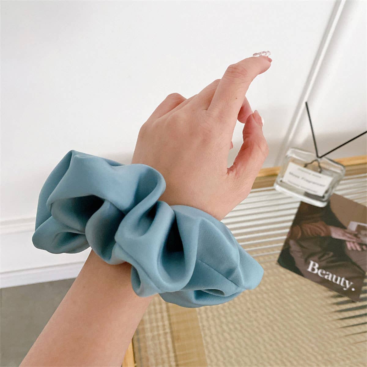 ACCITY - Wholesale Scrunchie - Women's - SIMPLE MONOCHROME SILK SCRUNCHIES_LARGE SIZE_CWAHA03497
