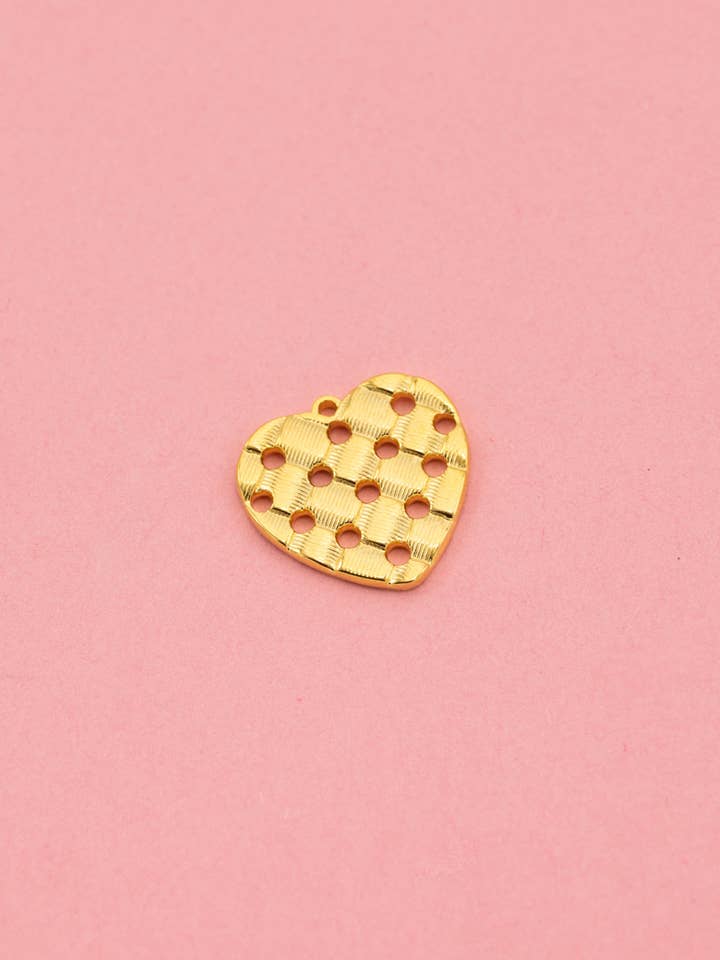 Guldhjerte-charme med huller for engroshandel hos Mi Vida