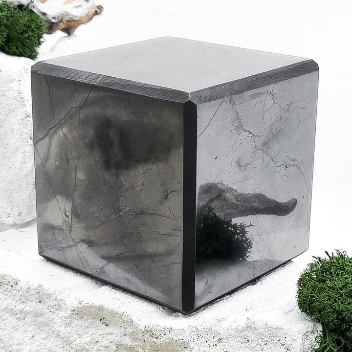 Cube de shungite poli, tailles variées pour la vente par Schungit-Welt