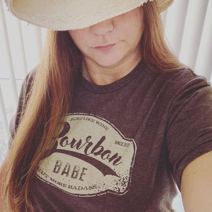 Bourbon Babe for engroshandel hos One Funny Mother