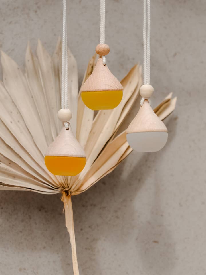 Diffuseur de voiture à huile essentielle pour la vente par Little Lavender Goods