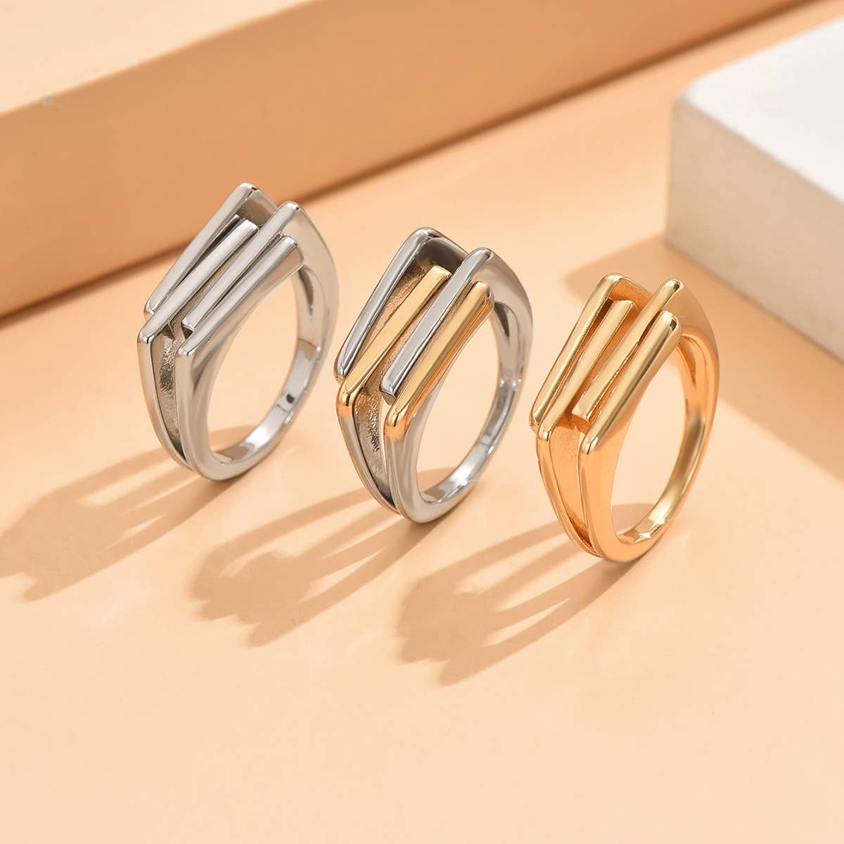 Lily Clothing - Wholesale Band/Stacked Ring - TEMPERAMENT SMOOTH GEOMETRIC THREE-LAYER RING5