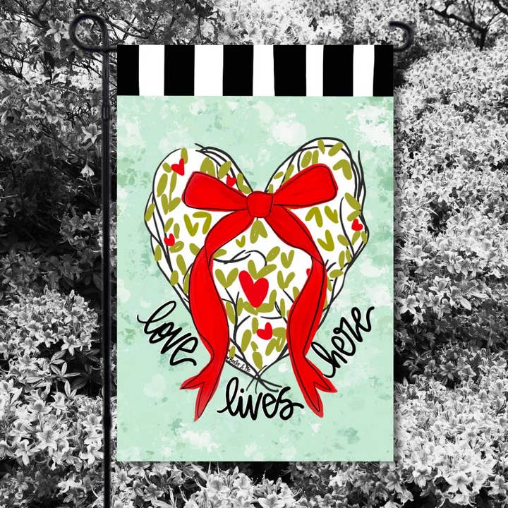 Baxter & Me - Wholesale Flag - Love Lives Here Red Bow Garden Flag0