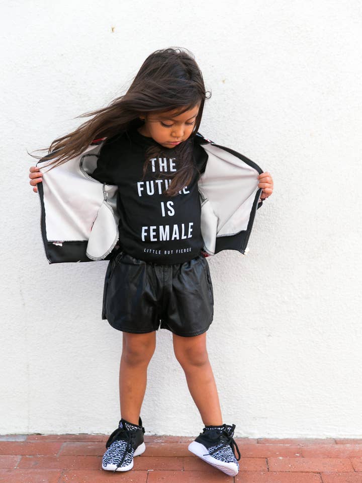 The New Class - Vente T-shirt sérigraphié – enfant - L'avenir est féminin//Petit mais féroce4