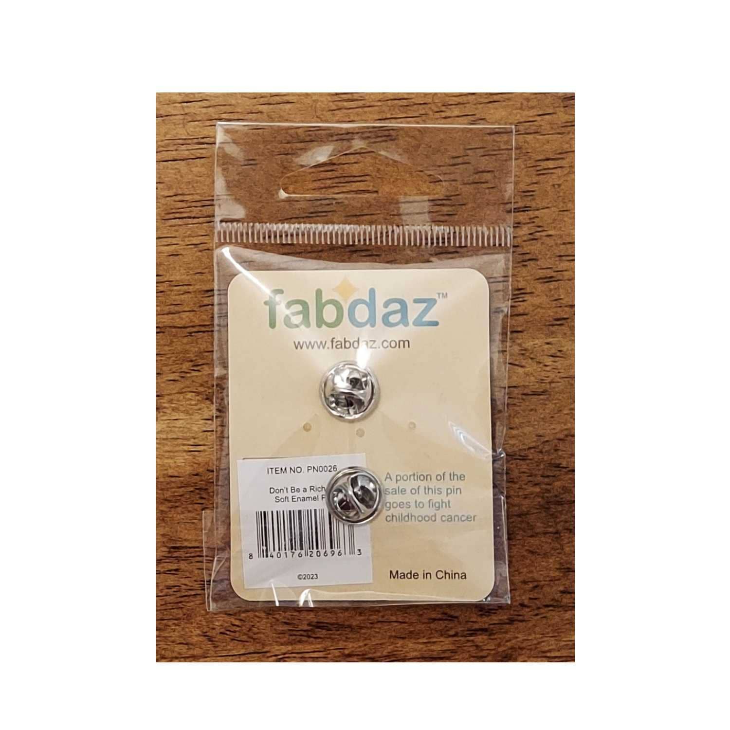 Fabdaz – Engroshandel Reversnål/knap – Vær ikke en Richard emaljestift med metalramme3