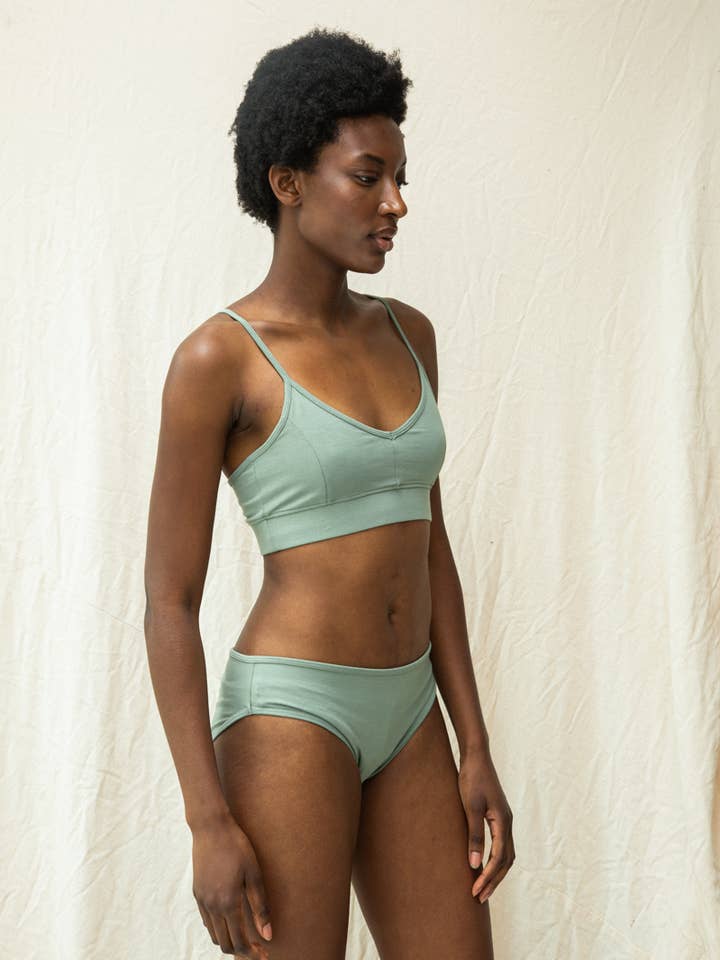 Zaria Bamboo & Organic Cotton Blend Knickers - 6 pack and other Purchase Wholesale bamboo bra. Free Returns & Net 60 Terms on Faire trending on Faire.