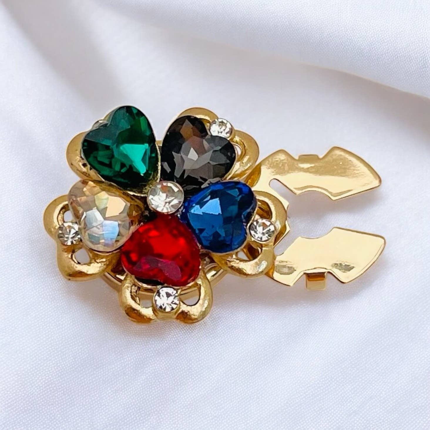 Huracan - Wholesale Brooch - Bolye button box2