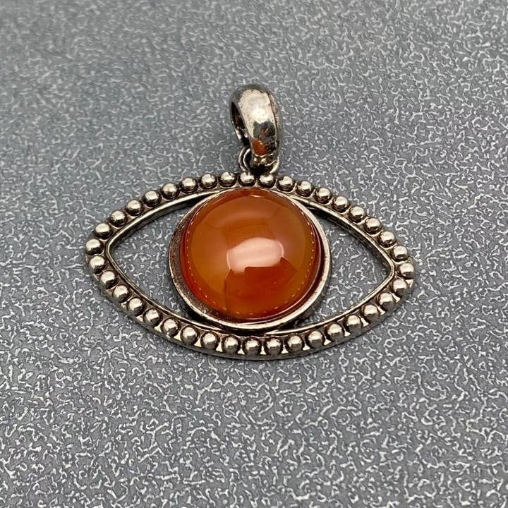 Mio Queena – Engroshandel Vedhæng/charm – Vintage vedhæng med ondsindet øje i naturlig sten (enkelt vedhæng) - CS14