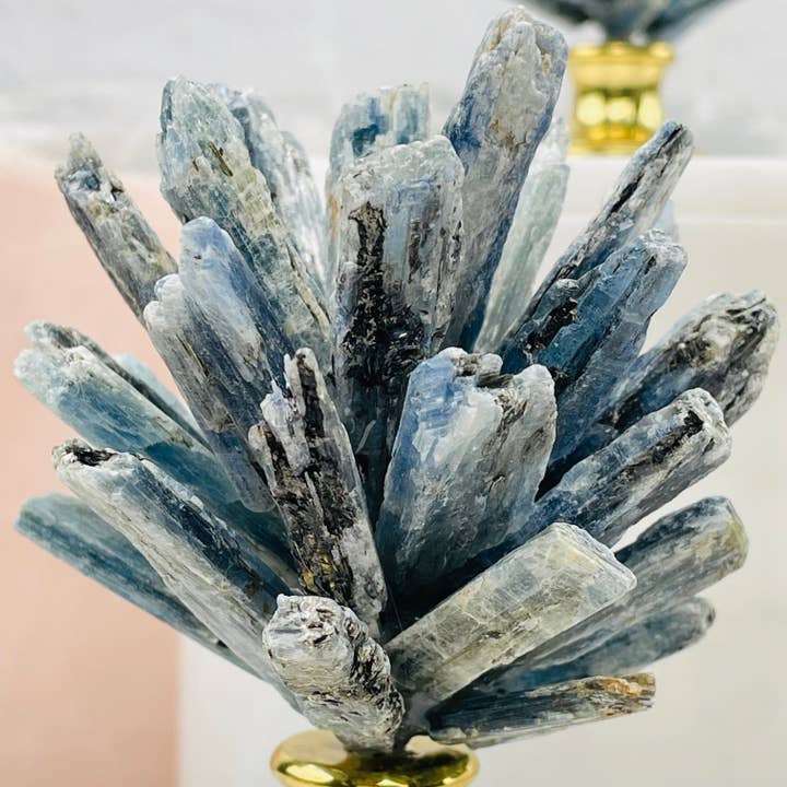 Rock Paradise - Wholesale Decorative box - Crystal Blue Kyanite Pinecone on Marble Box9