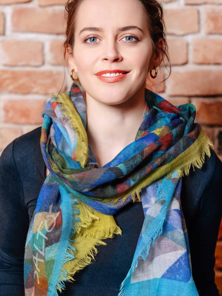 Sjal dam, merinoull, vinter, ränder, blå toner, lime för wholesale av SALTO