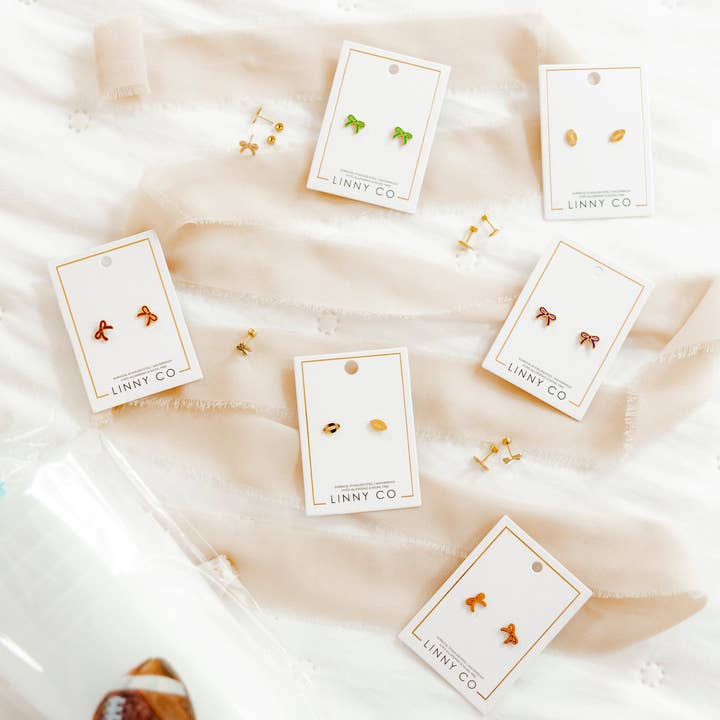 LINNY CO - Wholesale Stud/Post Earrings - Screwback Stud Earrings - Football20