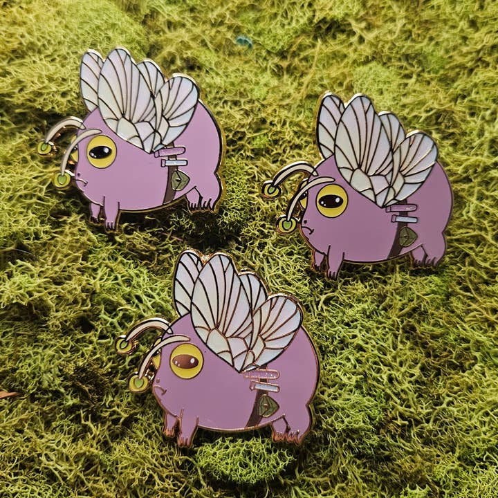 Floating Frogs - Wholesale Lapel Pin/Button - Faerie Frog Enamel Pin0