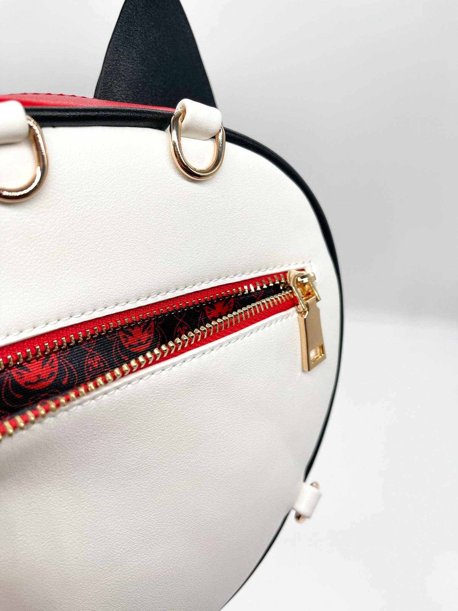 Yoshi Yoshitani LLC - Wholesale Crossbody Bag - Women's - Kitsune Convertible Bag : White7