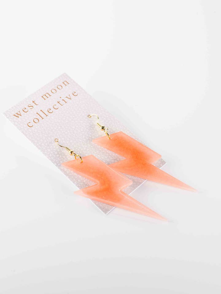 Bolt in Peach para venta al por mayor de West Moon Collective