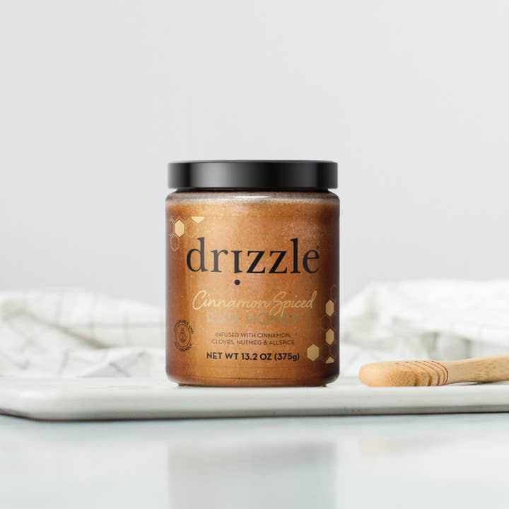 Drizzle Honey – Engroshandel Honning – Kanelkrydret Håndværkshonning – 375 g1