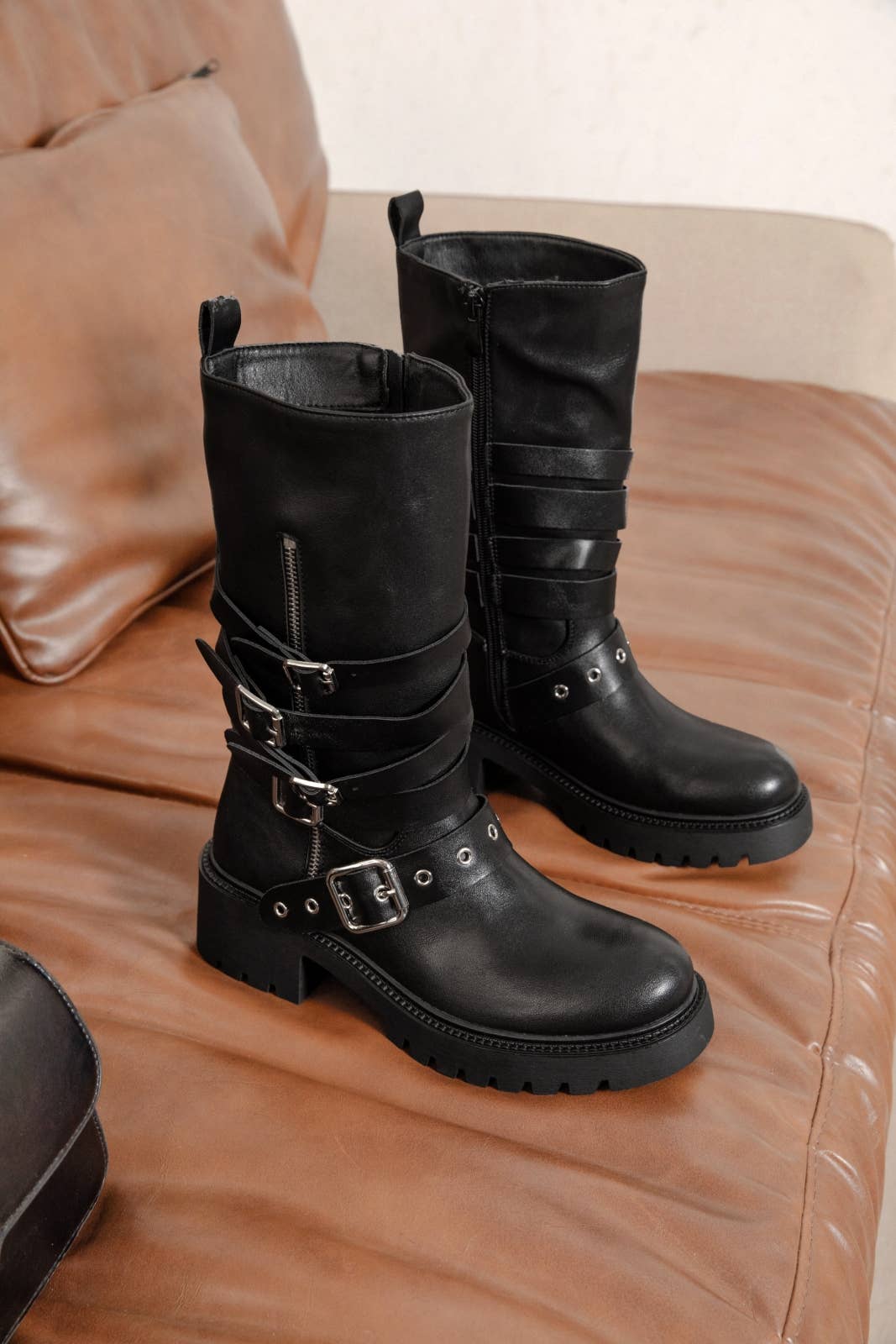 Black FLAT BOOTS - victorria for wholesale on Faire2