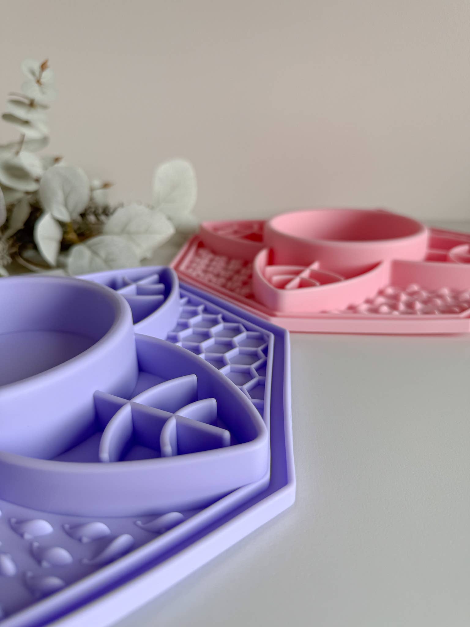 Doggotique - Wholesale Pet Bowl - Cat/Dog - Lick Mat Lotus Pink&Purple, Slow Bowl for Dogs and Cats2