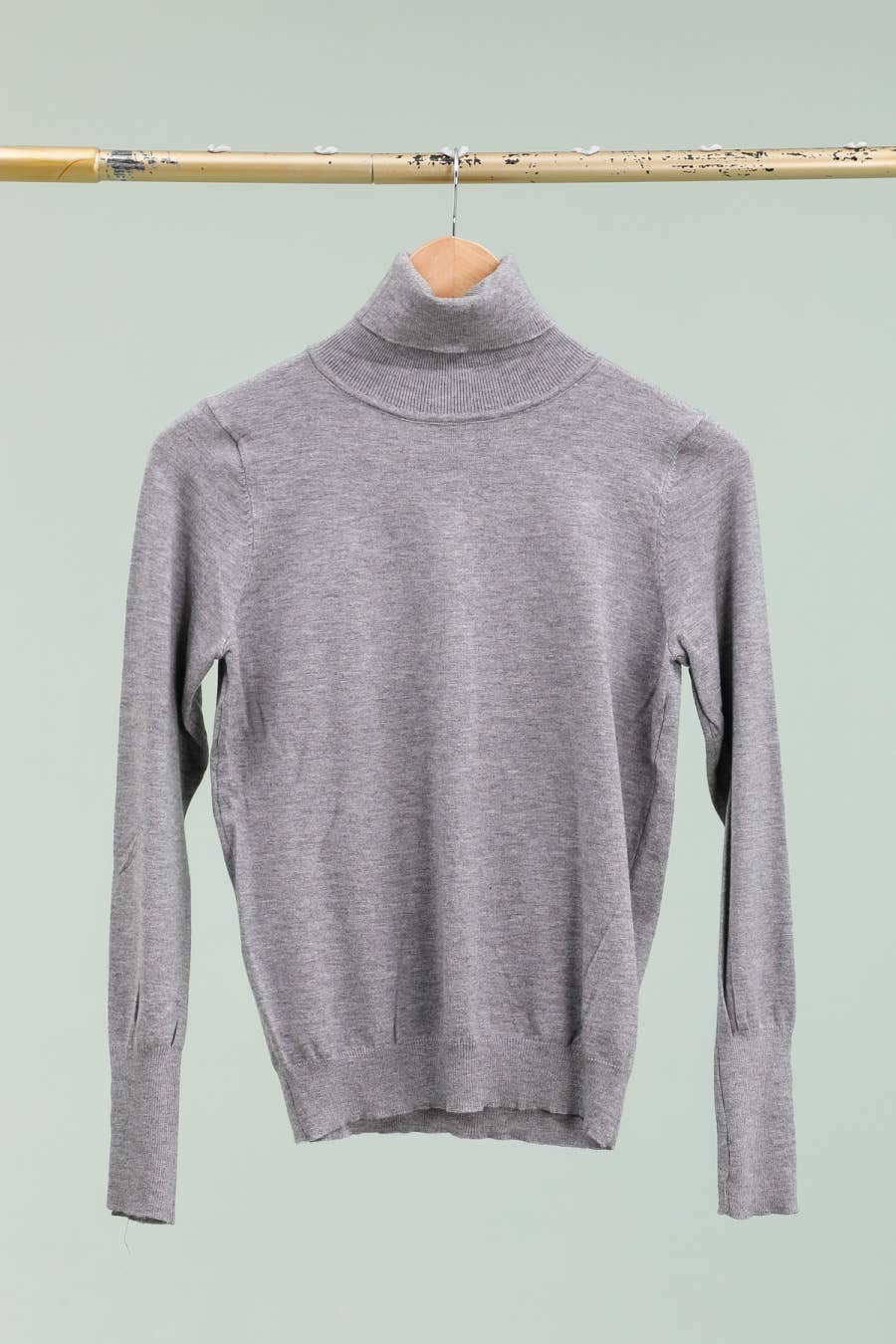 DIX-ONZE - Wholesale Knit Sweater - Women's - Basic Turtleneck Sweater – The Warm Essential with Button Details6