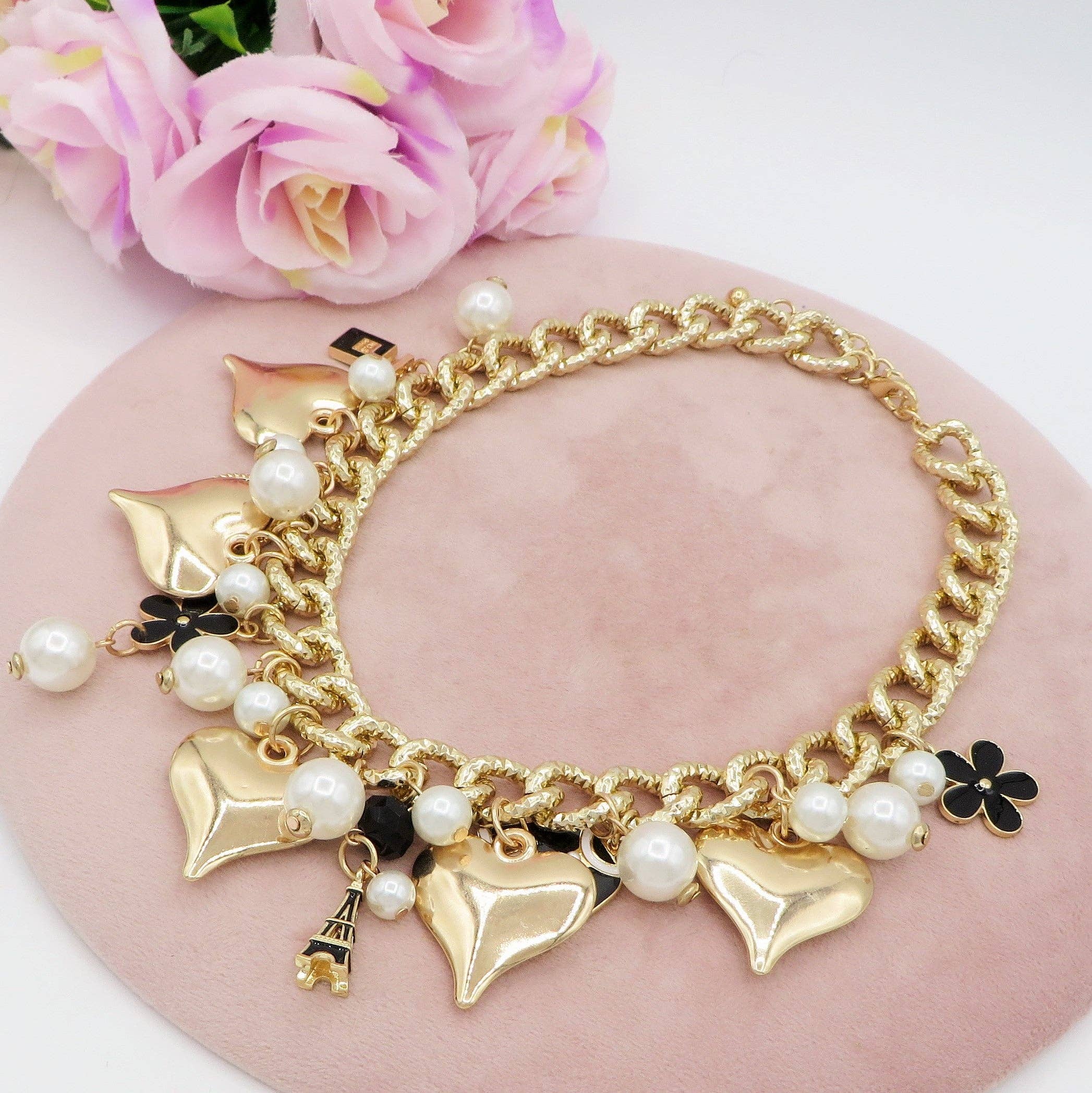 Daemon srls - Wholesale Beaded/Pearl Necklace - SHERRY - Collana cuori + perle XL e ciondoli black& white1