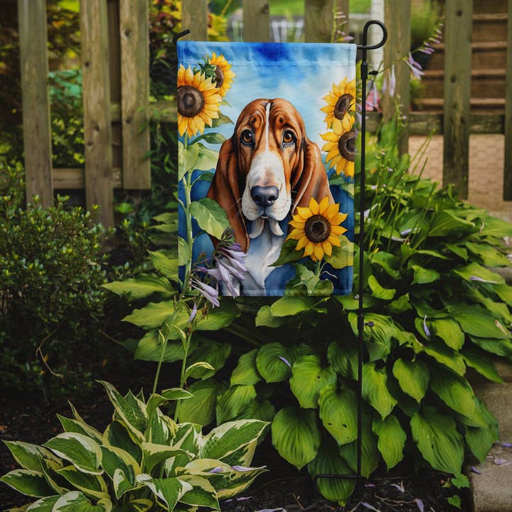 Caroline's Treasures - Wholesale Flag - Basset Hound in Sunflowers Garden Flag DAC6017