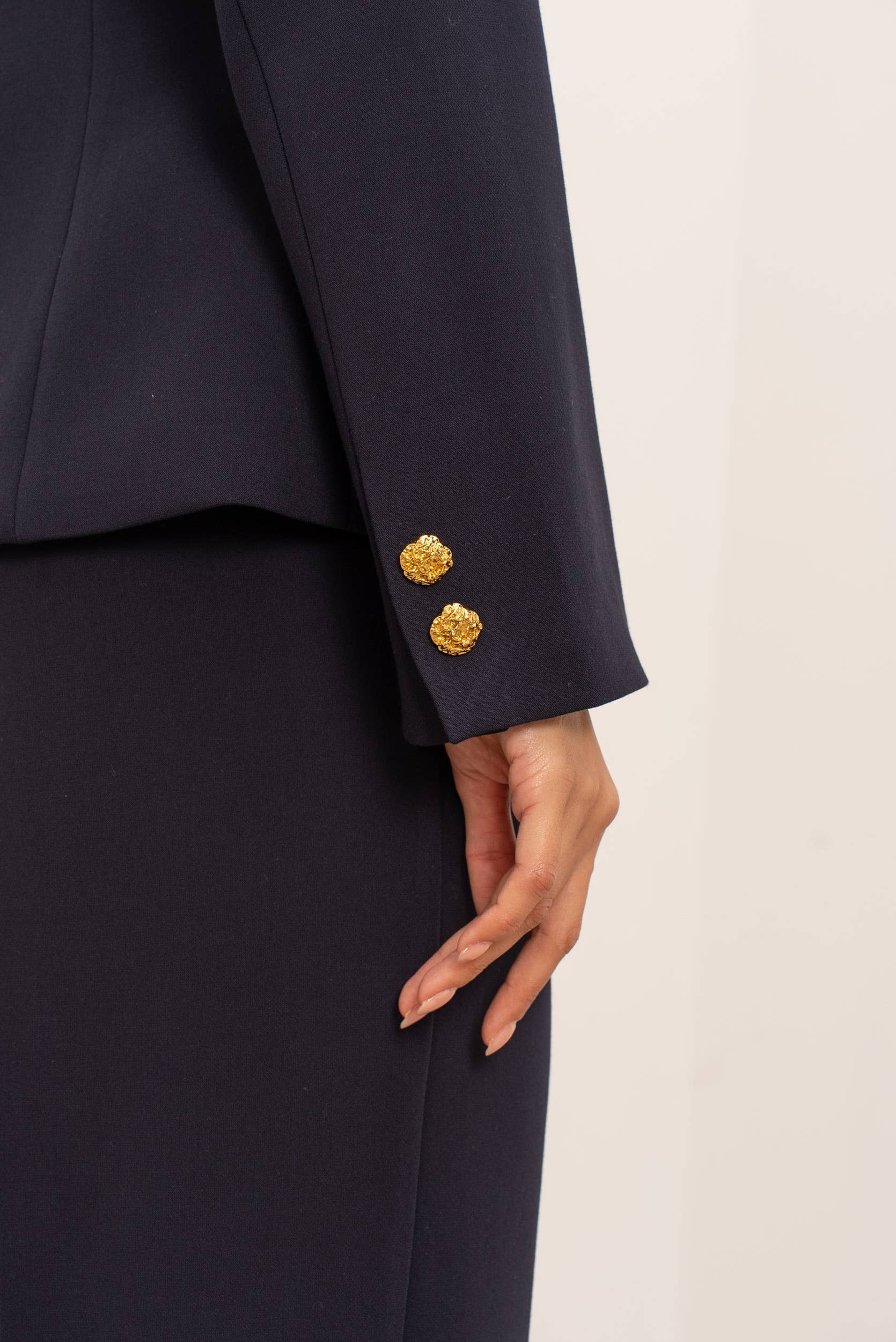 Attentif Paris - Wholesale Jacket - Women's - [Aura] Fitted jacket with shirt collar and gold buttons45