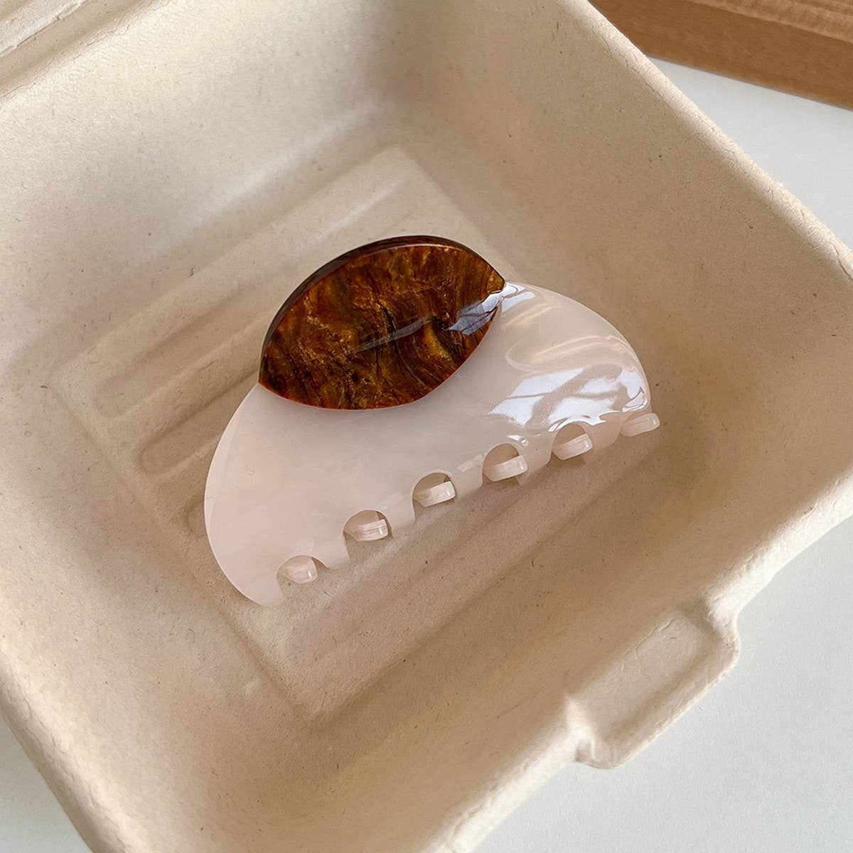 ACCITY - Wholesale Hair Clip - Women's - Large Hair Claw 3 Inch, Wood Print Acetate Clip_CWAHA26301